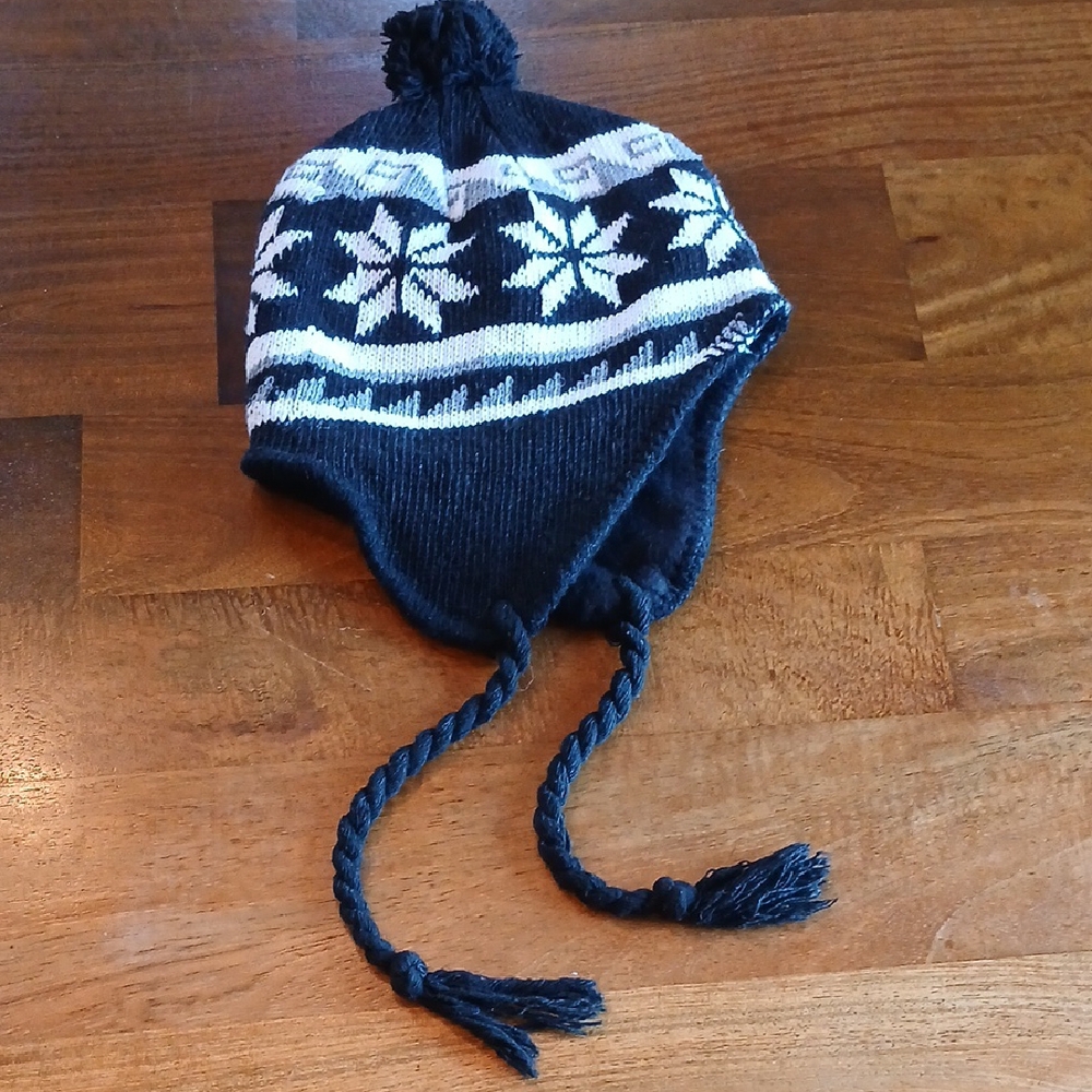 Black and White Snowflake Knit Hat